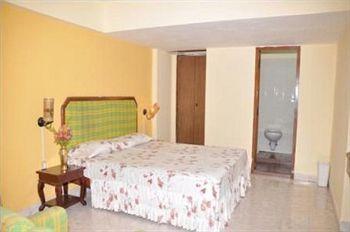 Hotel Charring Cross Udagamandalam Exterior foto