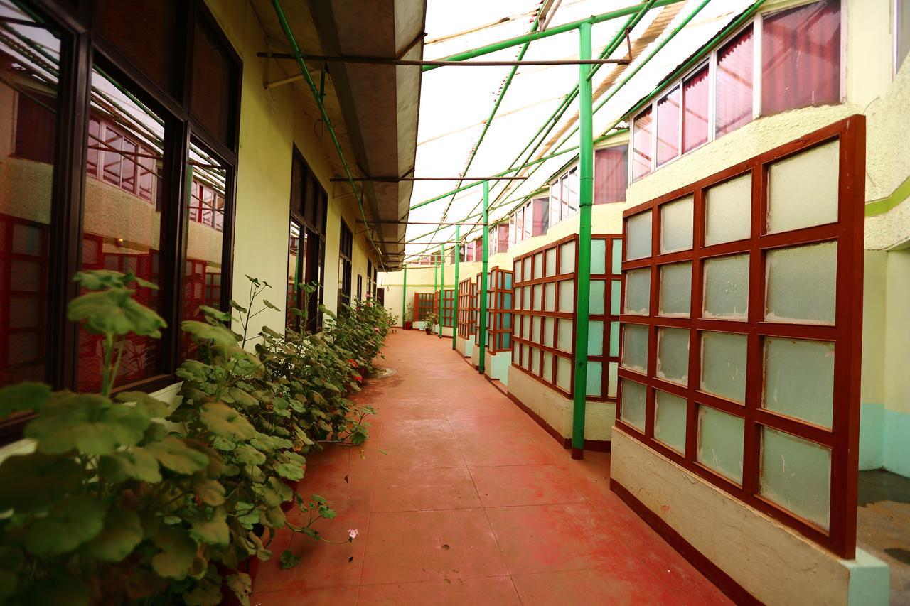 Hotel Charring Cross Udagamandalam Exterior foto