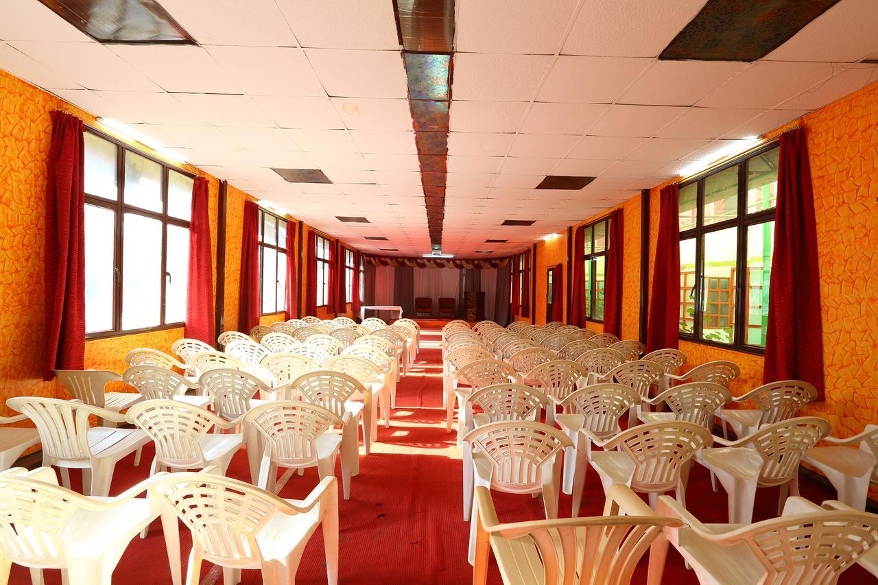 Hotel Charring Cross Udagamandalam Exterior foto