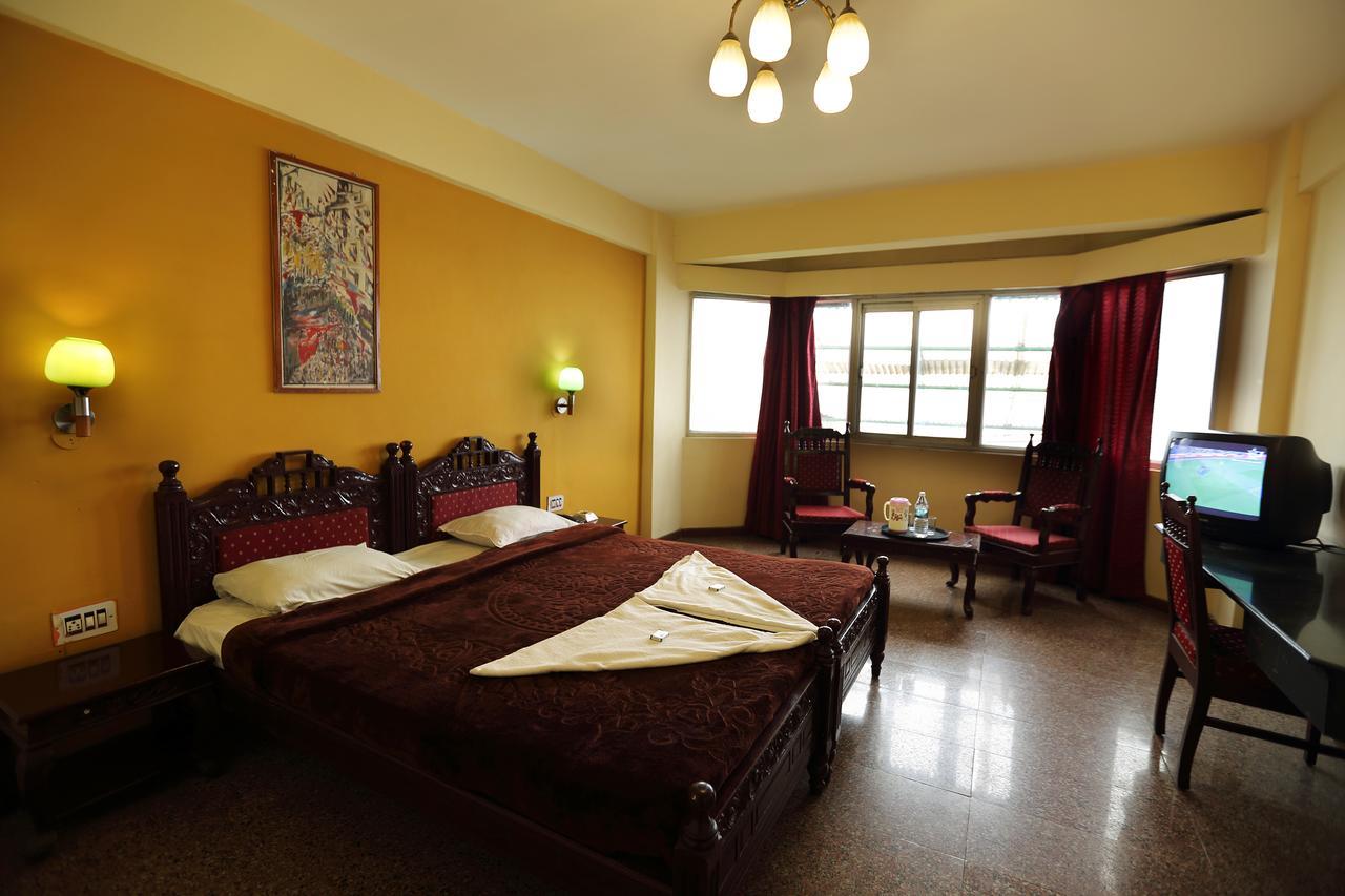 Hotel Charring Cross Udagamandalam Exterior foto